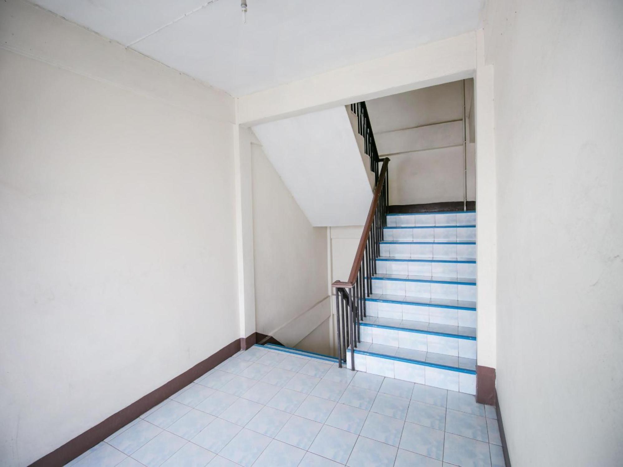Oyo 525 Mrt Phetkasem 48-1 Place Bangkok Bagian luar foto