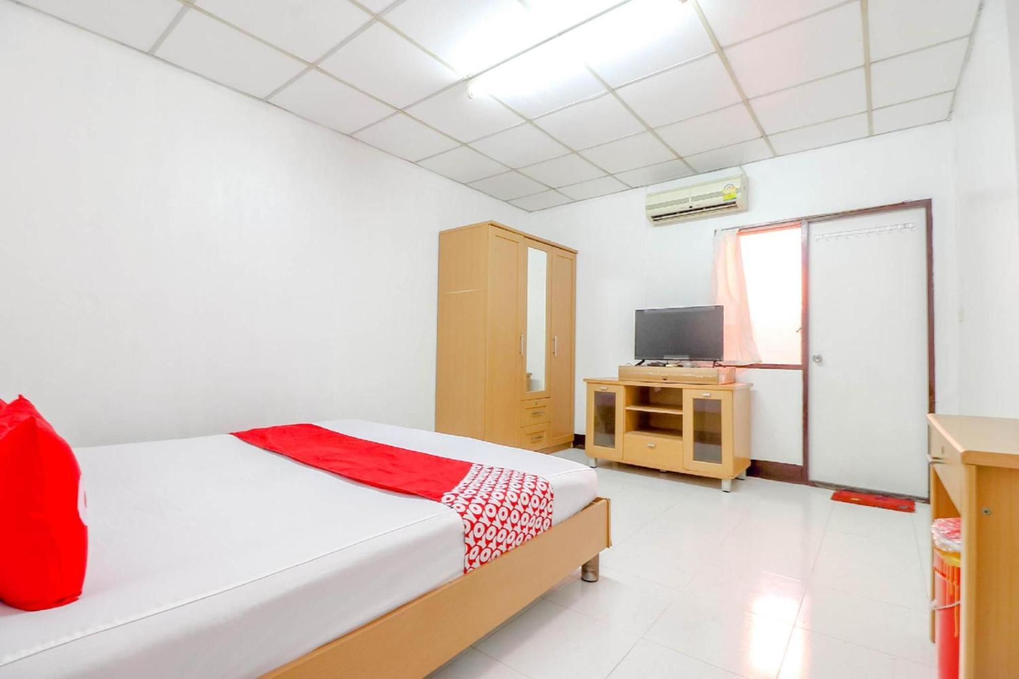 Oyo 525 Mrt Phetkasem 48-1 Place Bangkok Bagian luar foto